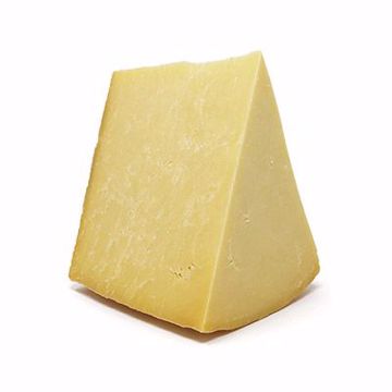 Picture of (PREORDER) MONTGOMERYS CHEDDAR QUARTERS 2/12.65LBS