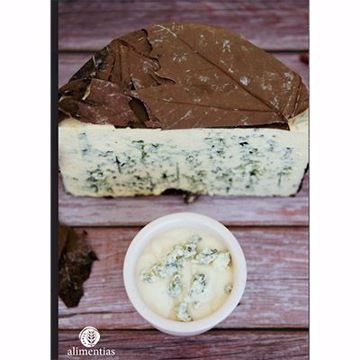 Picture of La Fueya Blue wrapped in leaves 2/3kg